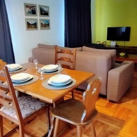 Hisa Lescer Apartment โคบาริด ภายนอก รูปภาพ