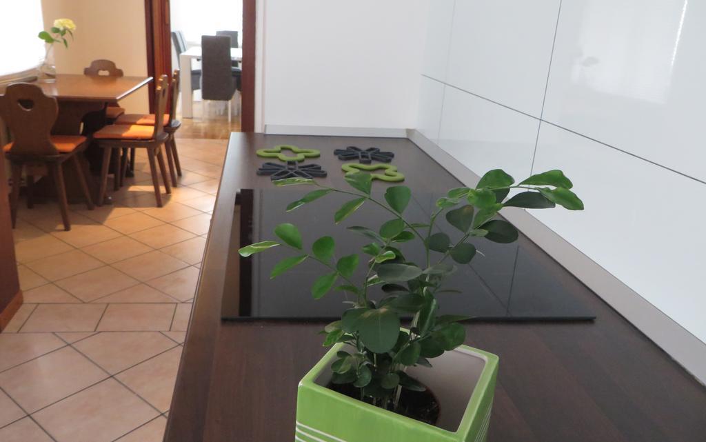 Hisa Lescer Apartment โคบาริด ภายนอก รูปภาพ