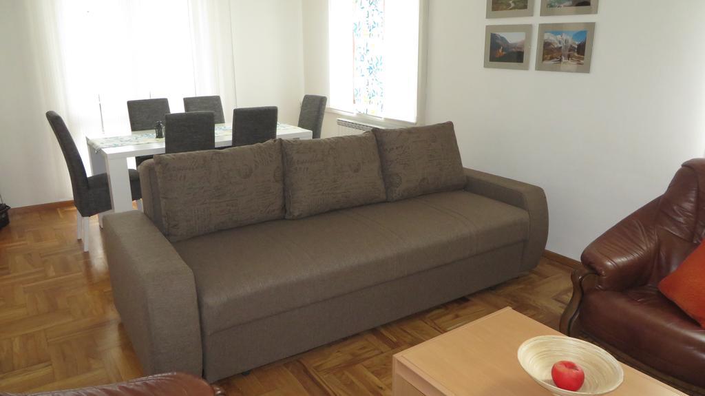 Hisa Lescer Apartment โคบาริด ภายนอก รูปภาพ