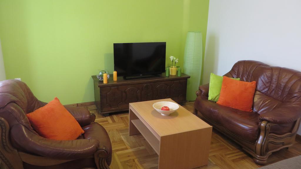 Hisa Lescer Apartment โคบาริด ภายนอก รูปภาพ