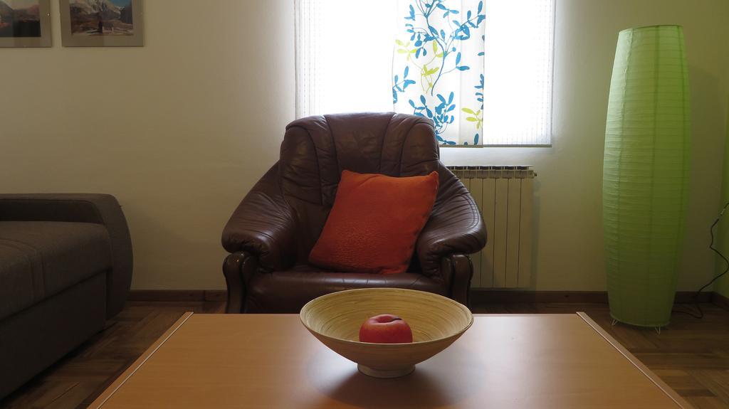 Hisa Lescer Apartment โคบาริด ภายนอก รูปภาพ
