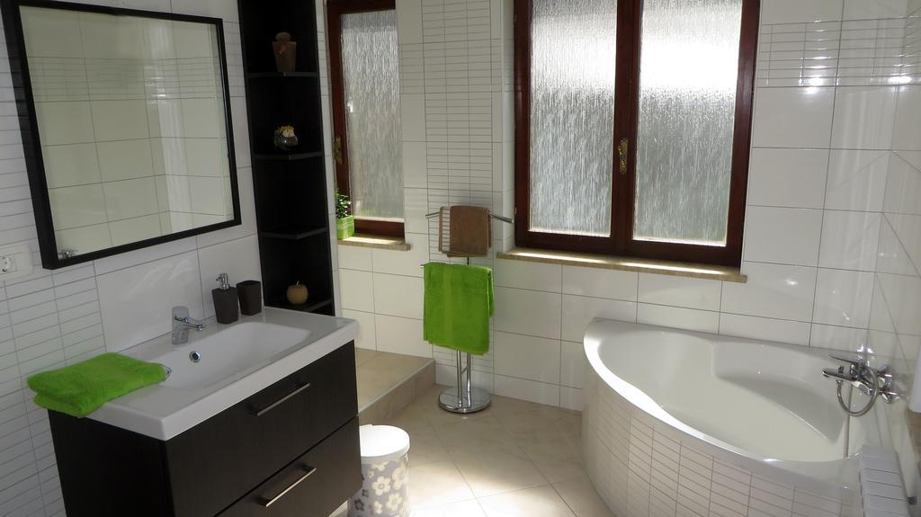 Hisa Lescer Apartment โคบาริด ภายนอก รูปภาพ